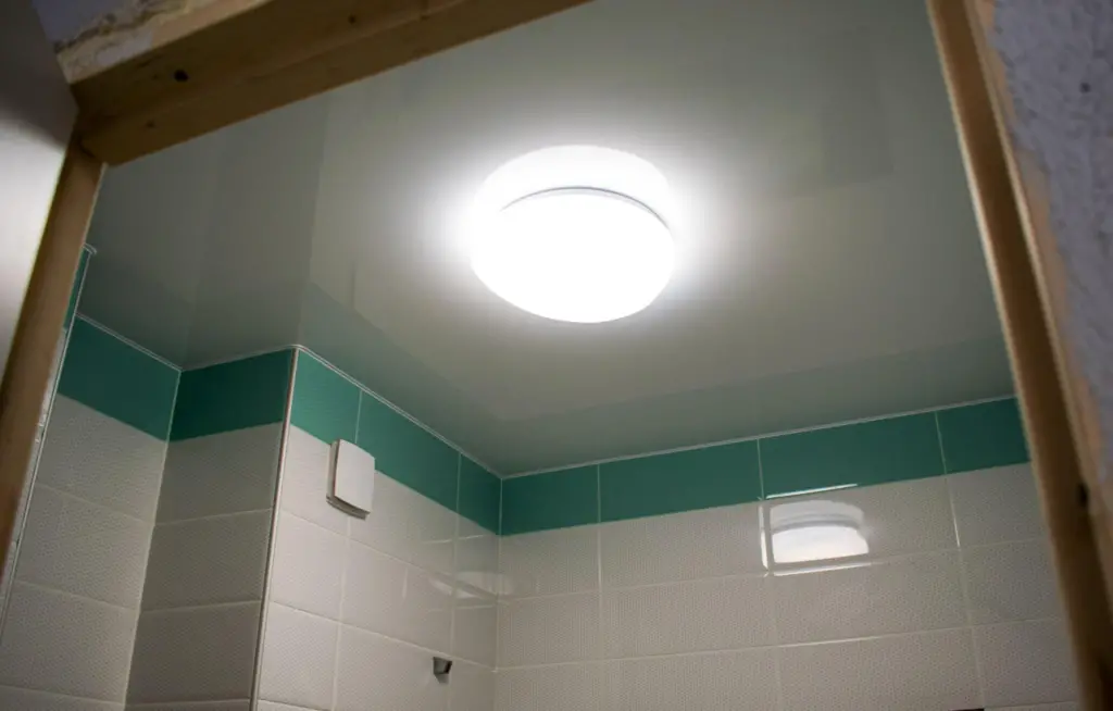 How To Remove Bathroom Light Fixture Without Screws