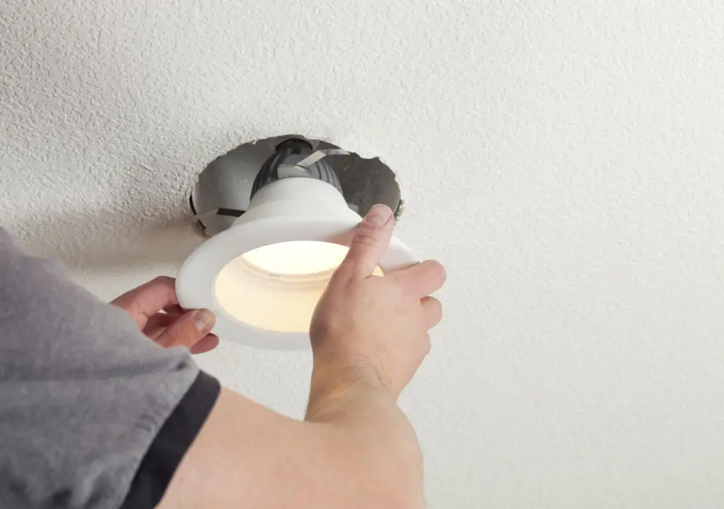 How to Remove Bathroom Light Fixture Without Screws